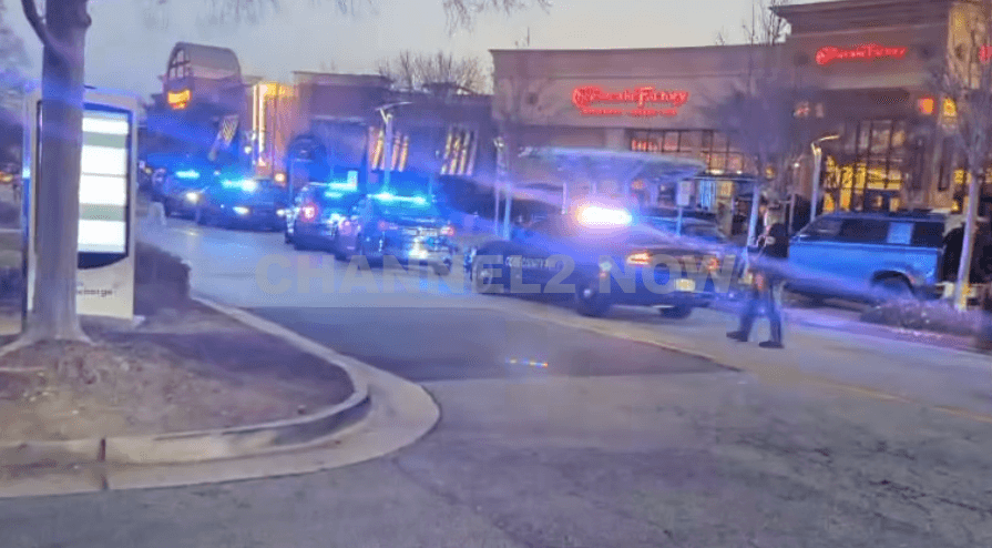 Cumberland Mall, Cobb County, GA – An increased law enforcement presence was observed Sunday evening at Cumberland Mall as Cobb County Police responded to reports of a shooting stemming from a large fight.