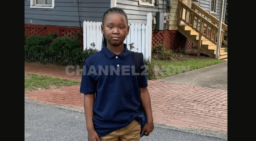 SELMA, AL – 14-year-old boy Jamarj Acoff was fatally shot in Selma over the weekend, and a 17-year-old suspect is now in custody in connection with the incident, authorities confirmed.The Selma Police Department responded to reports of a shooting in the 1400 block of Weaver Street in the early hours of Saturday, February 10, at approximately 1:55 a.m.