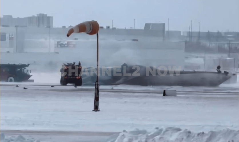 Authorities are responding to a reported plane crash at Toronto Pearson International Airport, according to Peel Regional Police. Initial reports indicate that a Delta Airlines CRJ-900, operating as Delta Flight 4819 from Minneapolis-Saint Paul International Airport (MSP) to Toronto (YYZ), was involved in the incident.