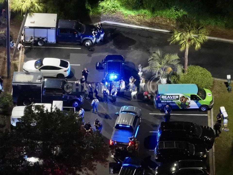 LITTLE RIVER, SC – The Horry County Police Department is actively investigating a shooting that occurred Sunday night on Watson Avenue near the Intracoastal Waterway in Little River, resulting in at least 11 individuals being transported to area hospitals.

According to officials, the incident unfolded around 9:30 p.m. in a primarily residential neighborhood that also houses several boating-related businesses.