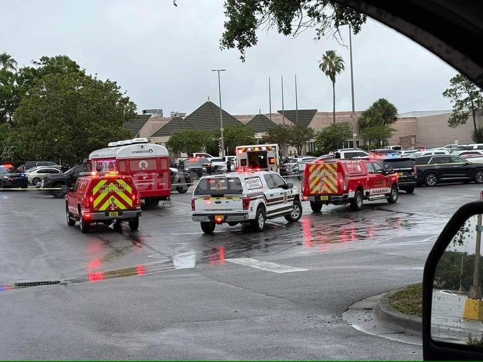 LAKELAND, FL — A heavy police presence, along with emergency medical services and fire department personnel, responded to Lakeland Square Mall following reports of a shooting incident on-site.