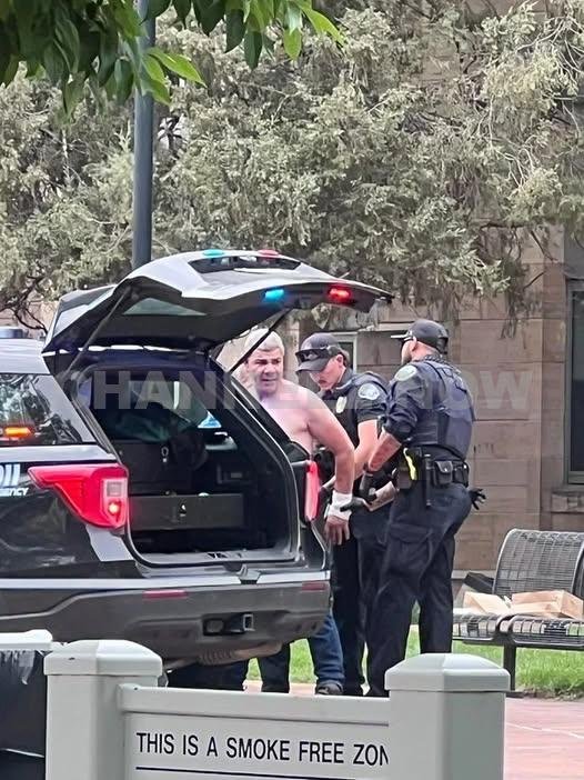 BOULDER, CO — The Boulder Police Department is actively responding to a violent incident that occurred Sunday afternoon at the Pearl Street Mall, resulting in multiple injuries.
The reported attack took place near the intersection of 13th and Pearl streets, prompting a swift and significant emergency response.