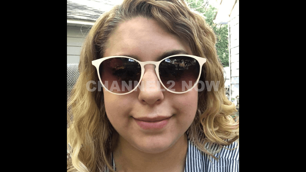 Claire Louise Feng and Emily Duchateau Baierl arrested after biting U.S. Border Patrol agents fingers moments after Alex Pretti was killed Minneapolis