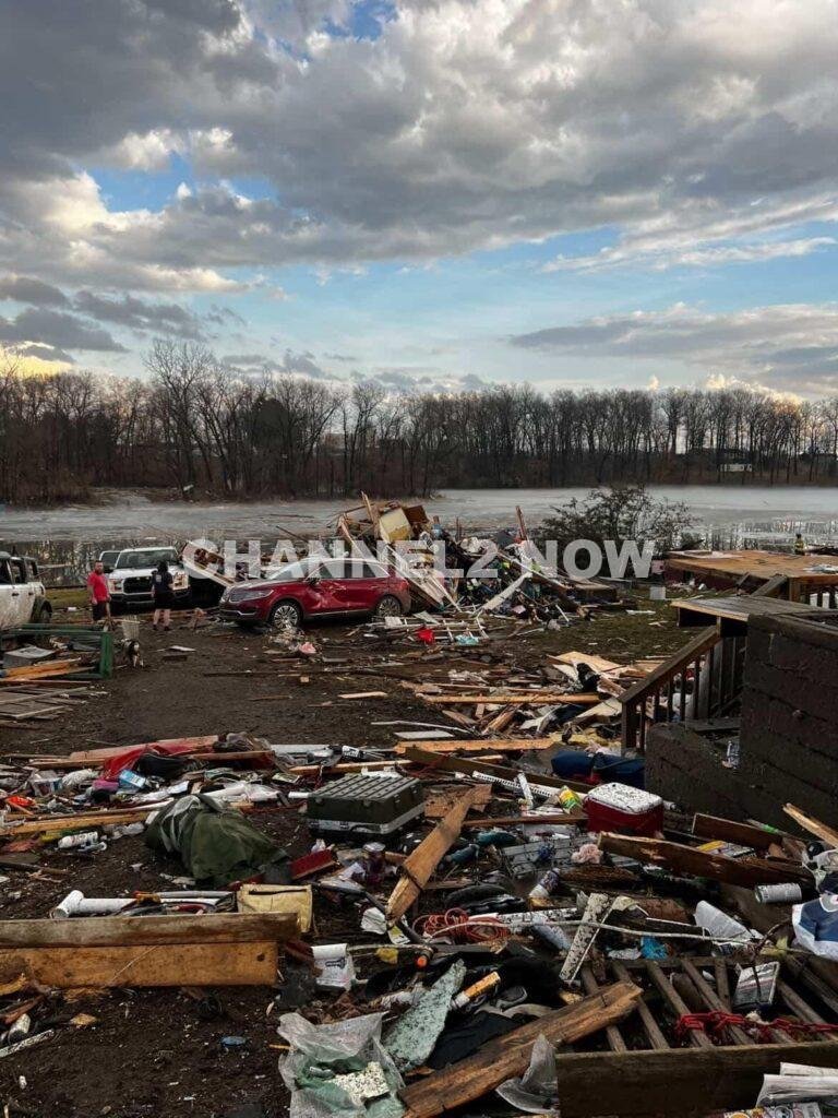 Injuries reported in Branch, Cass and Saint Joseph County as severe weather and possible tornadoes hit southwest Michigan earlier today, officials say.
Michigan Storm Chasers reported multiple fatalities from a tornado in Union City.