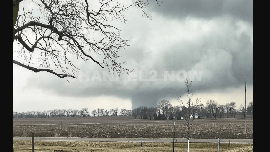 At least 3 dead, 12 injured after tornado hits Union City, Michigan